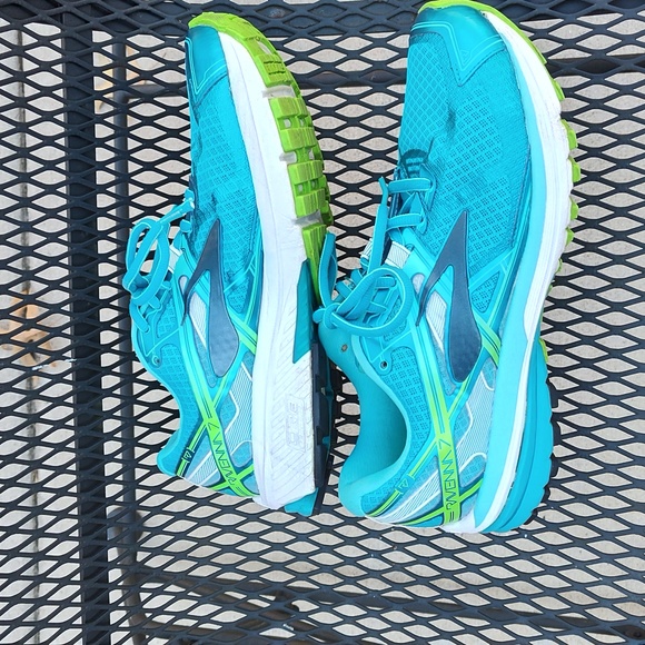 Brooks Ravenna 7 women size 9 athletic shoes - Picture 3 of 7